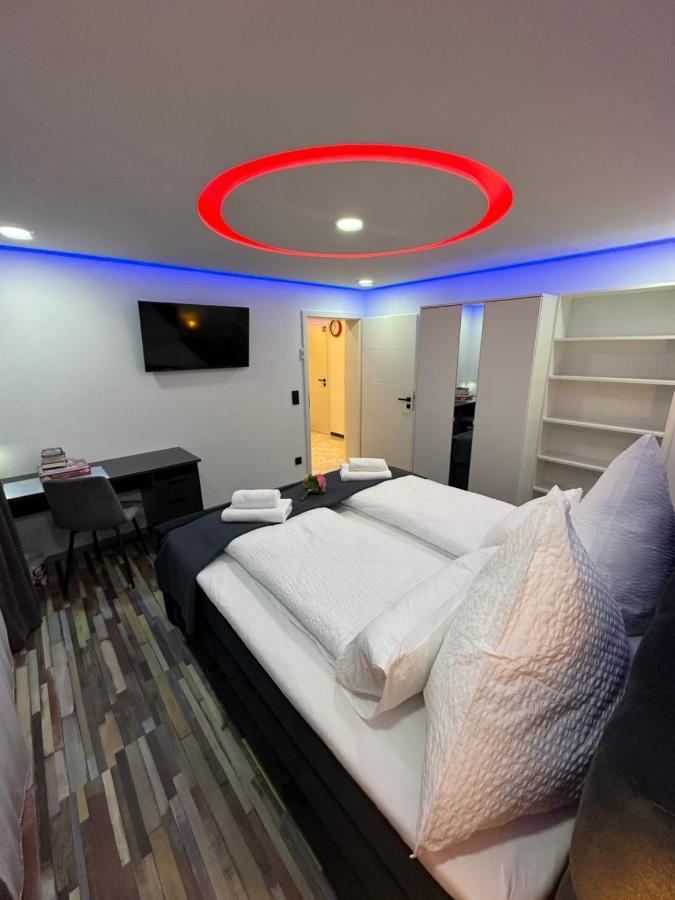 Modern Apartments Neuburg T - Top - 2 Zimmer, Badewanne, Balkon, Parkplatz, Kueche, Wi-Fi, Tv Neuburg an Der Donau Exterior foto