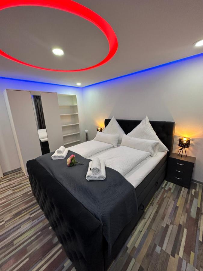 Modern Apartments Neuburg T - Top - 2 Zimmer, Badewanne, Balkon, Parkplatz, Kueche, Wi-Fi, Tv Neuburg an Der Donau Exterior foto